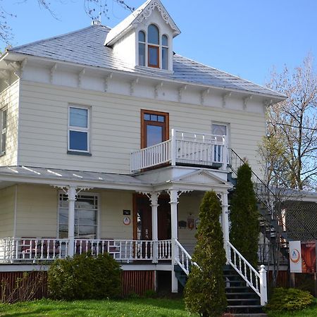 Auberge Internationale De Riviere-Du-Loup Luaran gambar